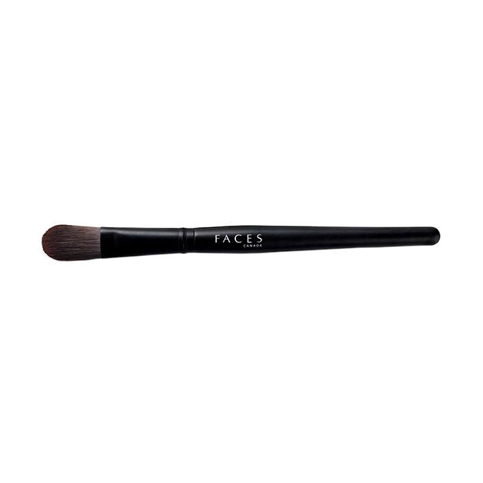 Faces Canada Foundation Brush - 1 Pc – Easy Swipe - Faces Canada
