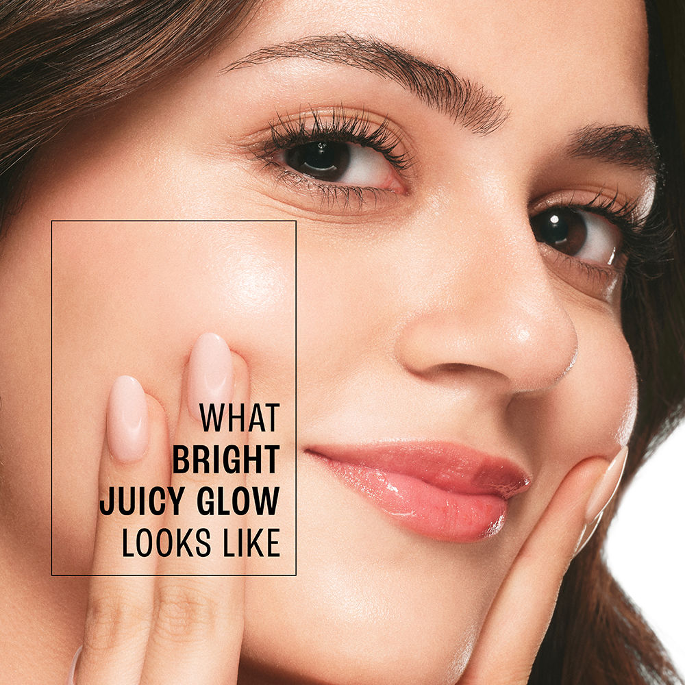 Lakme Blush & Glow Hydrating Strawberry Face Wash, with Vitamin C Serum, 100 g - Image 5