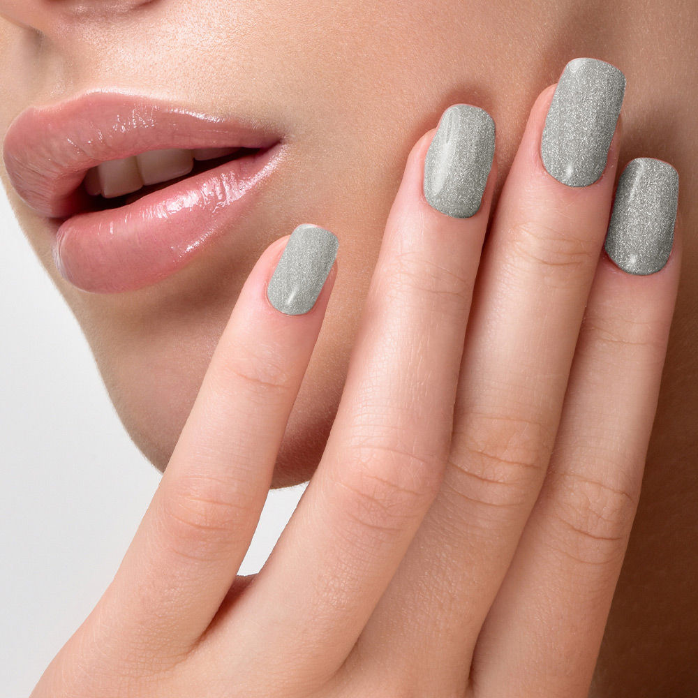 Lakme Glitterati Collection Nail Paint For High Glam, 12 ml - Image 4