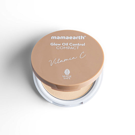 Mamaearth Glow Oil Control Compact With Vitamin C, Turmeric, 9 gm