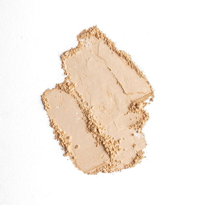 Mamaearth Glow Oil Control Compact With Vitamin C, Turmeric, 9 gm - Image 4